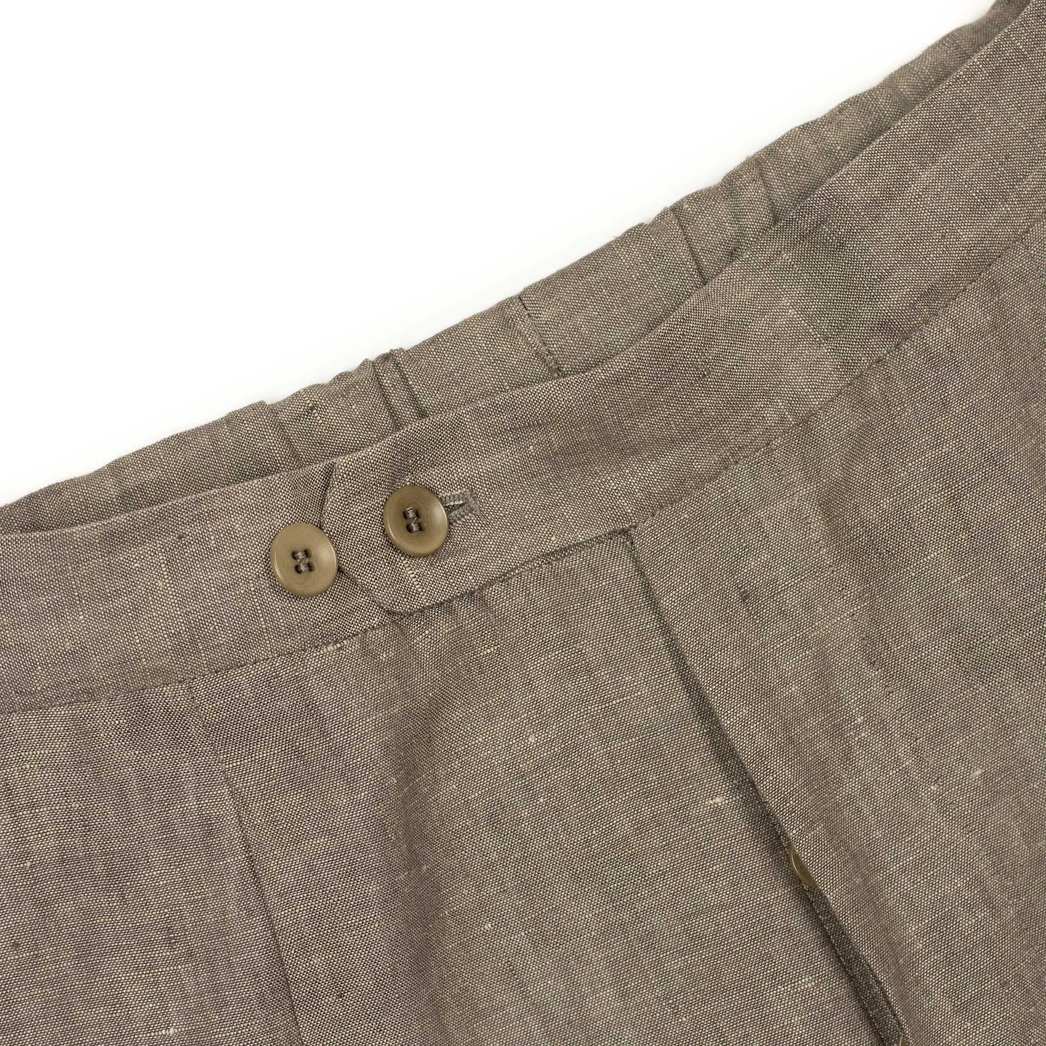 Exclusive single-pleated easy pants in brown linen