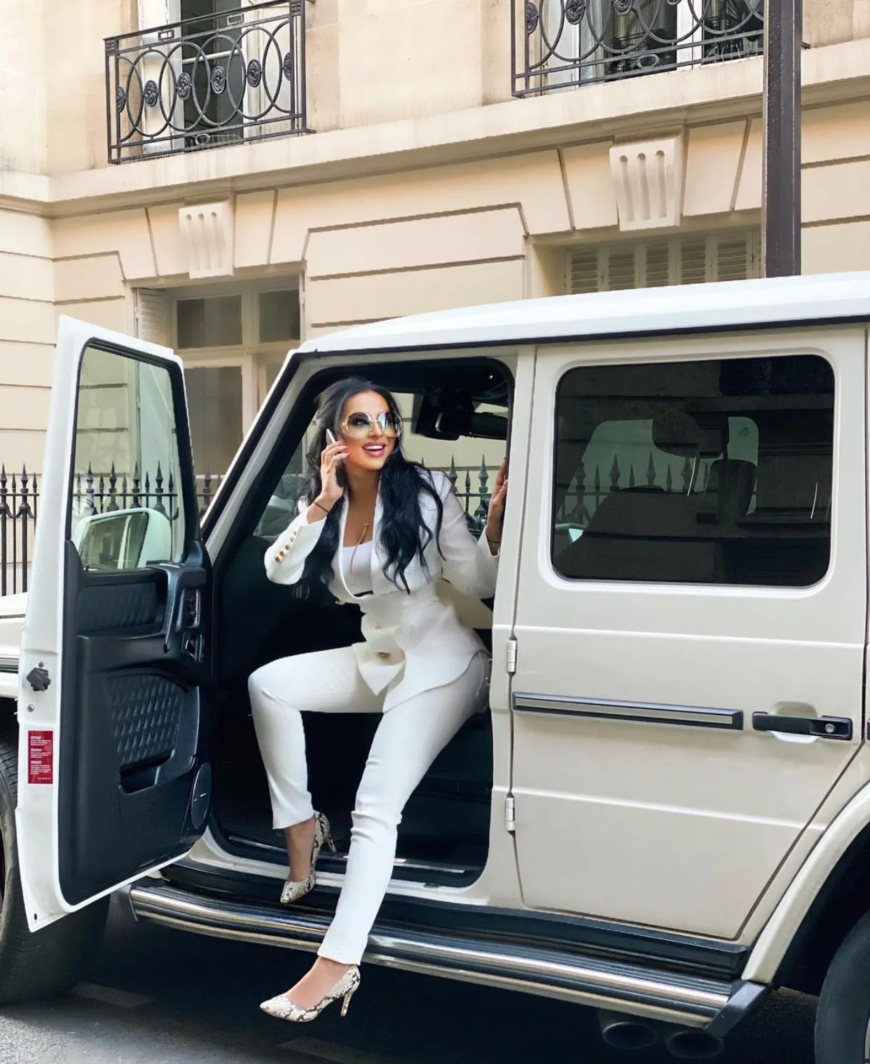 GOLD BUTTON WHITE BELTED BLAZER