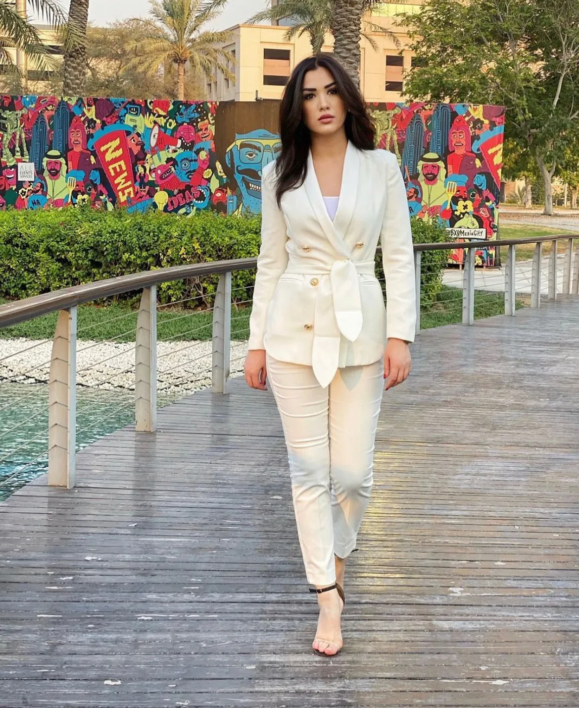 GOLD BUTTON WHITE BELTED BLAZER